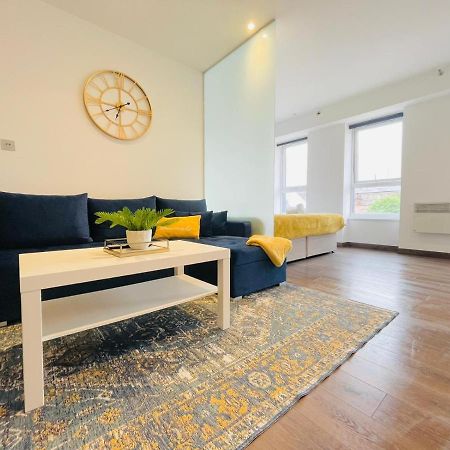 Park Street Apartment Luton By Hostaguest Dış mekan fotoğraf