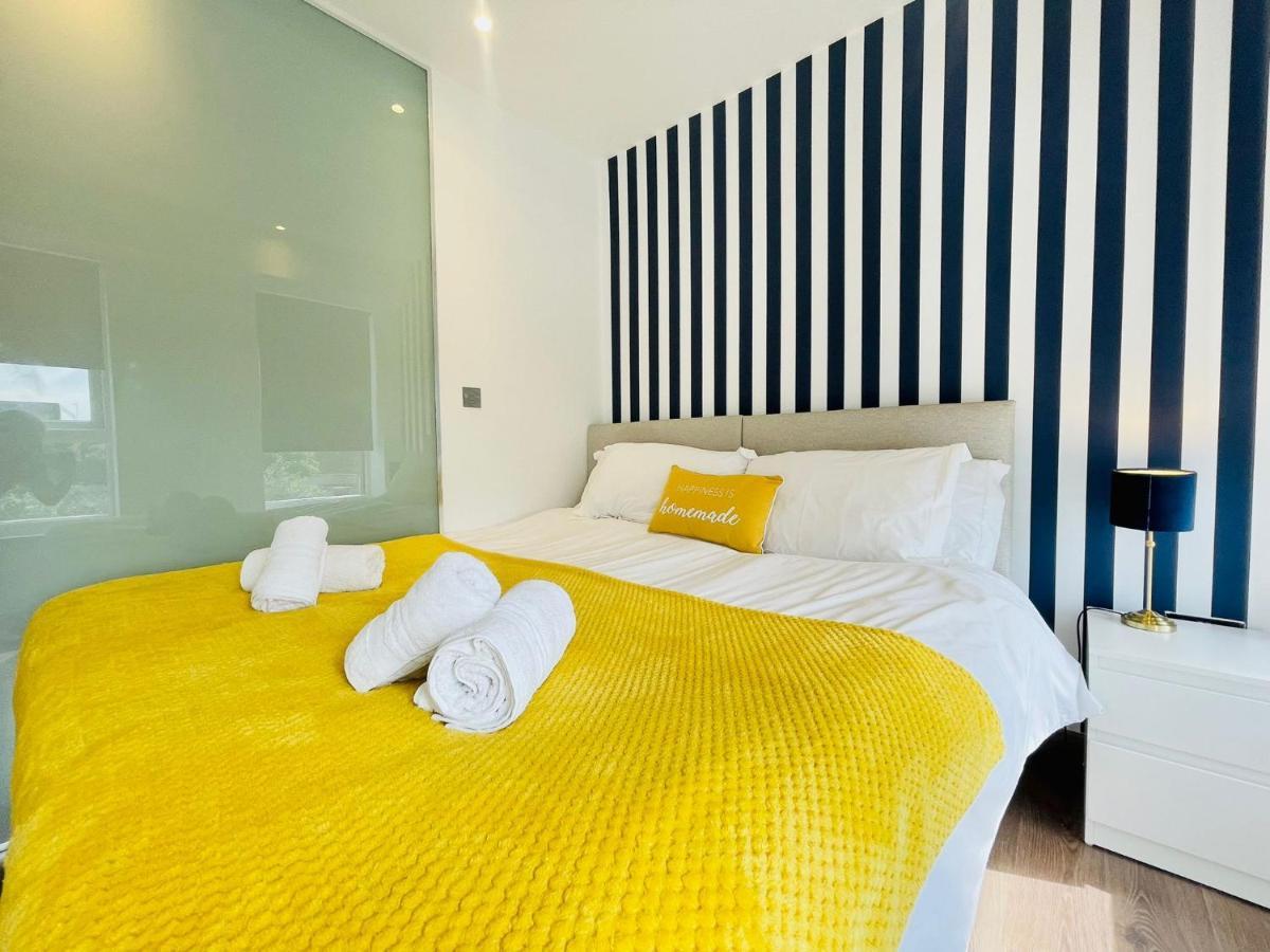 Park Street Apartment Luton By Hostaguest Dış mekan fotoğraf