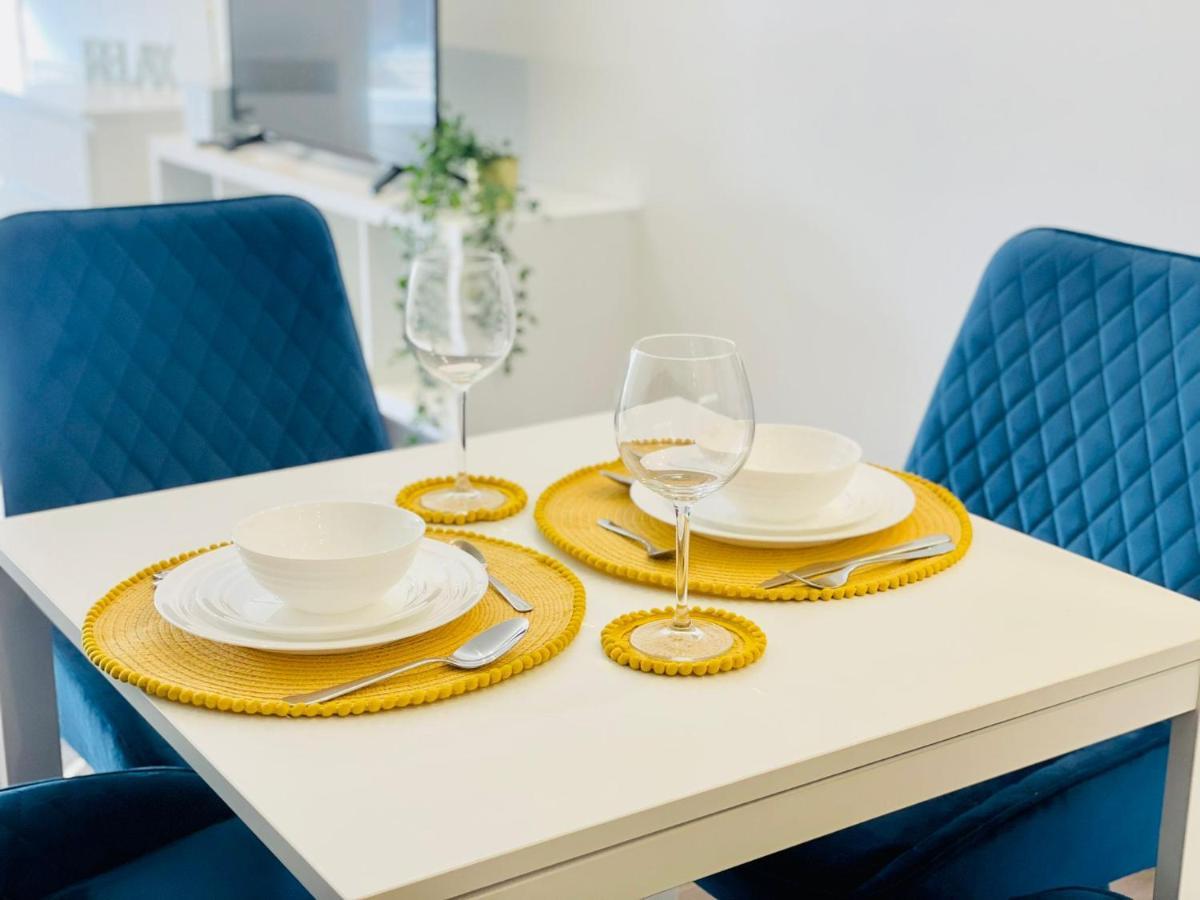 Park Street Apartment Luton By Hostaguest Dış mekan fotoğraf