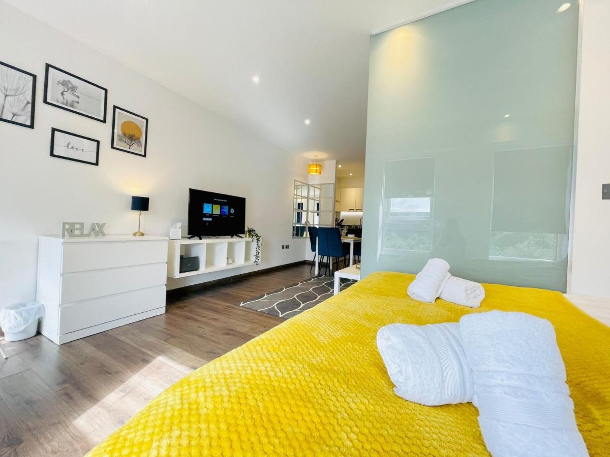 Park Street Apartment Luton By Hostaguest Dış mekan fotoğraf
