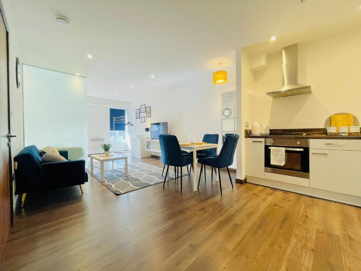 Park Street Apartment Luton By Hostaguest Dış mekan fotoğraf