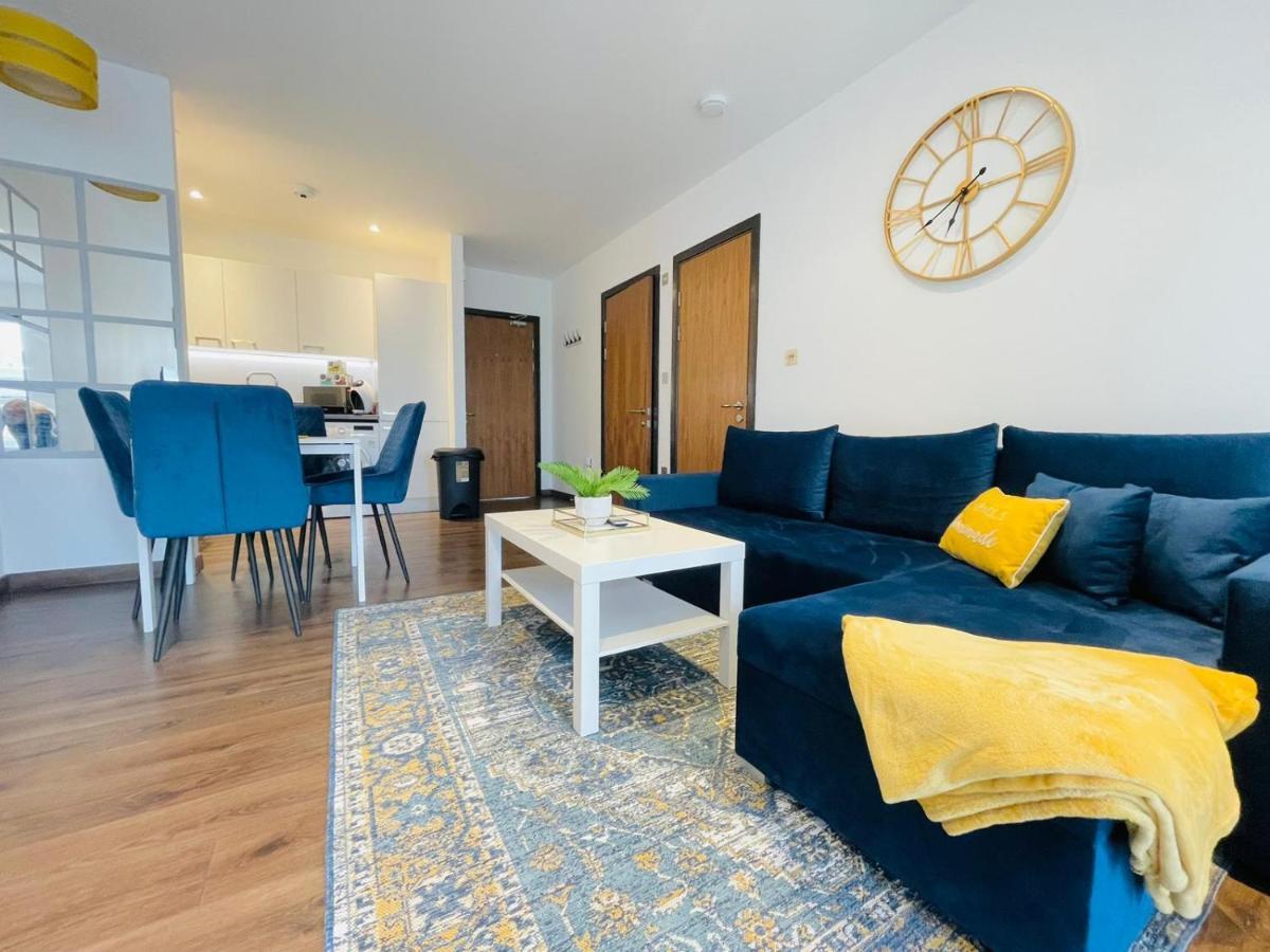 Park Street Apartment Luton By Hostaguest Dış mekan fotoğraf